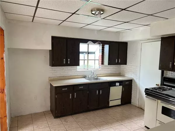 2686 Main St, White Oak, PA 15131