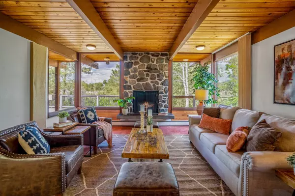 600 Camino Encantado, Los Alamos, NM 87544