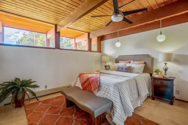 600 Camino Encantado, Los Alamos, NM 87544