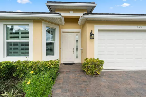 6125 NW Wick LN, Port Saint Lucie, FL 34983