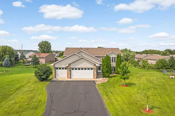 325 Apple CT, Somerset, WI 54025