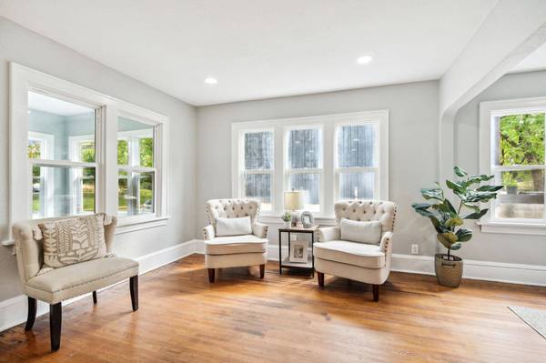 1822 Lacrosse AVE, Saint Paul, MN 55119