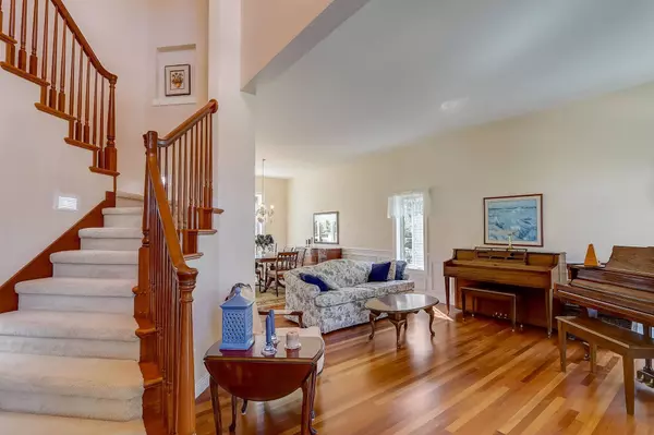 627 N Meadowbrook Lane, Waunakee, WI 53597