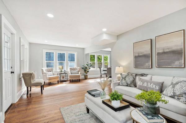 1822 Lacrosse AVE, Saint Paul, MN 55119