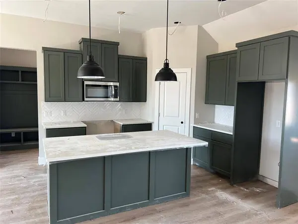 679 3RD ST, Somerville, TX 77879