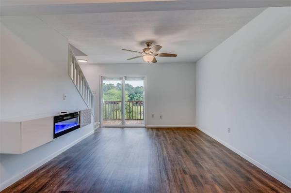 1303 BRIGADOON DR, Clearwater, FL 33759