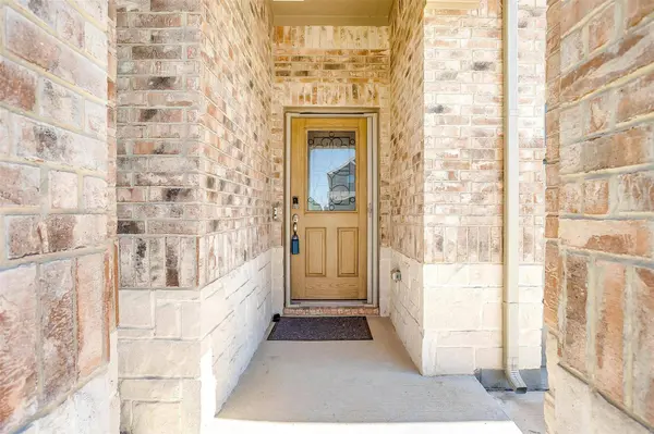 10517 Smiths Bend Road, Fort Worth, TX 76126