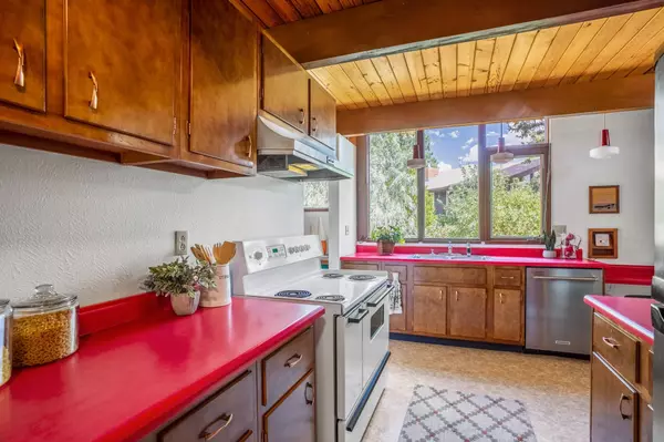 600 Camino Encantado, Los Alamos, NM 87544