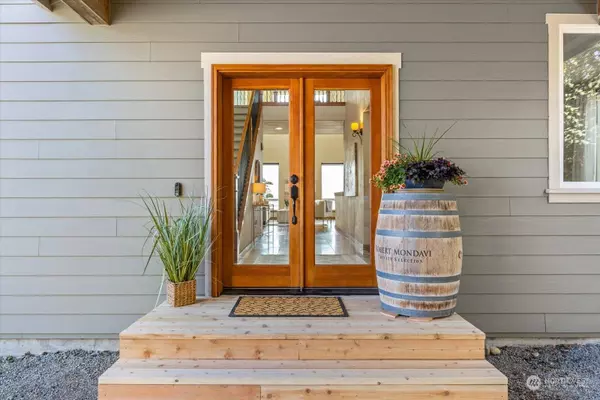 10784 Marine View DR SW, Seattle, WA 98146