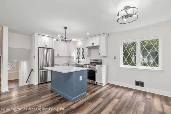 28 Copperfield Drive, Hamilton, NJ 08610