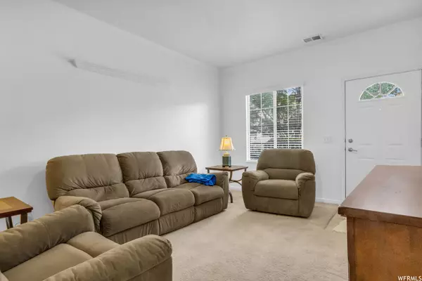 8762 S BROWNS PARK DR, West Jordan, UT 84081