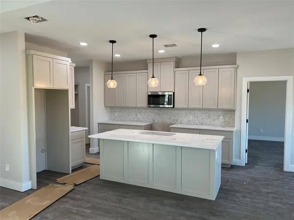 657 3RD ST, Somerville, TX 77879