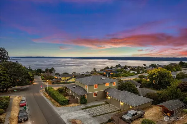 10784 Marine View DR SW, Seattle, WA 98146