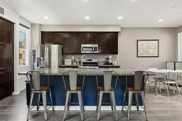 2368 Sentinel Ln, San Marcos, CA 92078