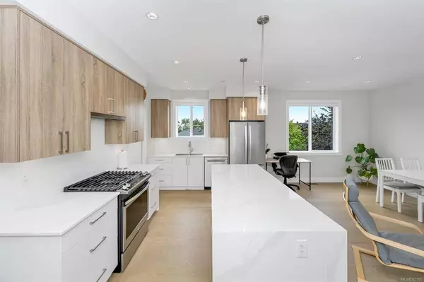 946 Jenkins Ave #110, Langford, BC V9B 2N7