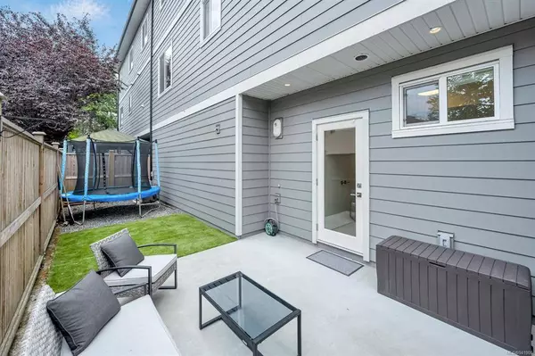 946 Jenkins Ave #110, Langford, BC V9B 2N7