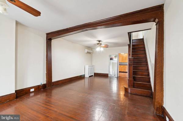 2205 E HAGERT ST, Philadelphia, PA 19125