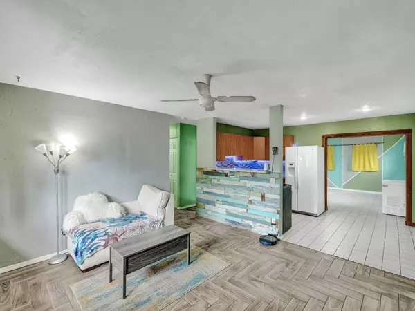 4390 SW 24th ST, Fort Lauderdale, FL 33317