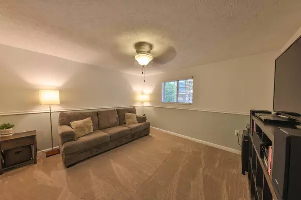 9194 Northgate CT, Noblesville, IN 46060