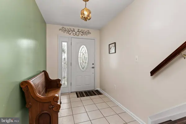 2213 BUTTONWOOD CIR, Harrisburg, PA 17110