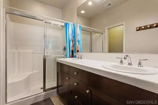 2368 Sentinel Ln, San Marcos, CA 92078