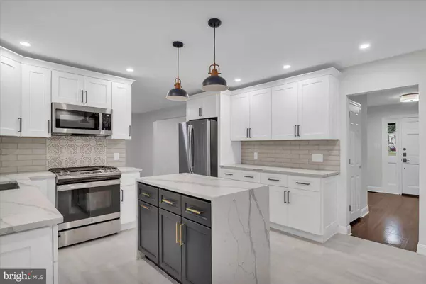 10 VILLANOVA CT, Berlin, NJ 08009