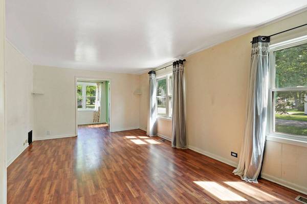 390 Charlotte AVE, Crystal Lake, IL 60014