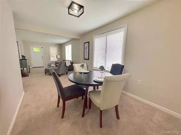 8701 MAXWELL Avenue, Warren, MI 48089