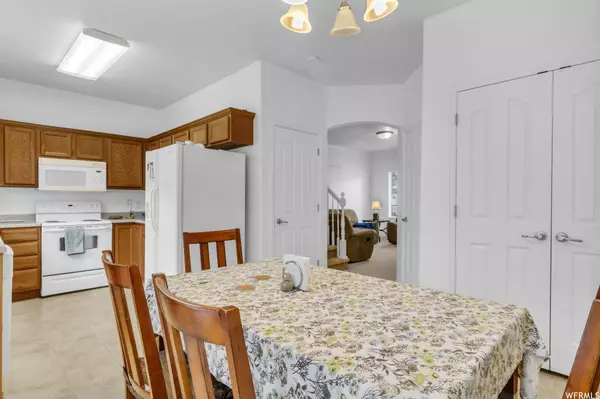 8762 S BROWNS PARK DR, West Jordan, UT 84081