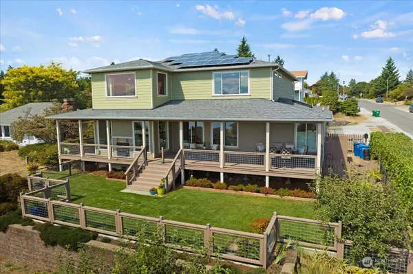 10784 Marine View DR SW, Seattle, WA 98146