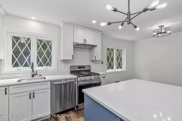 28 Copperfield Drive, Hamilton, NJ 08610