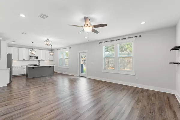 1922 Bluewater Boulevard, Niceville, FL 32578