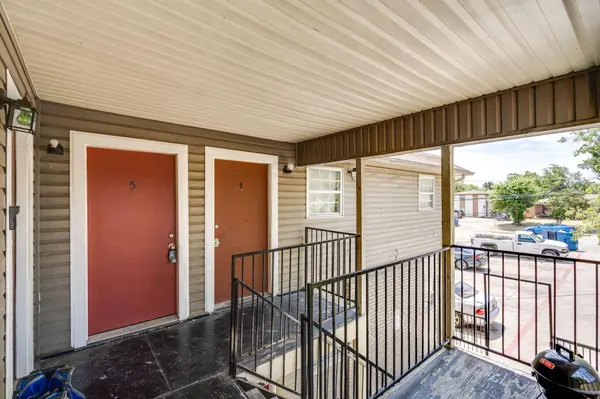 1814 W E Roberts Street, Grand Prairie, TX 75051