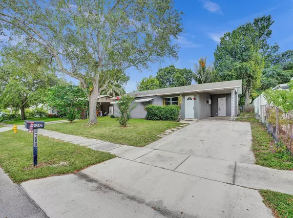 4390 SW 24th ST, Fort Lauderdale, FL 33317