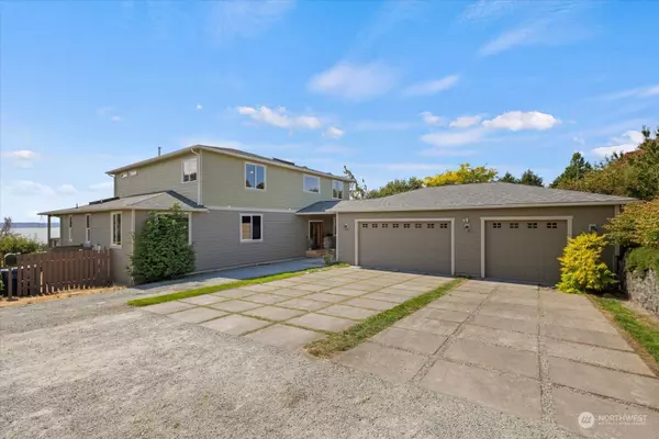 10784 Marine View DR SW, Seattle, WA 98146