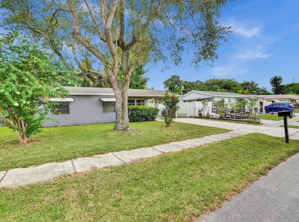 4390 SW 24th ST, Fort Lauderdale, FL 33317