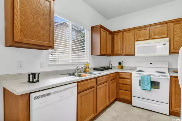 8762 S BROWNS PARK DR, West Jordan, UT 84081