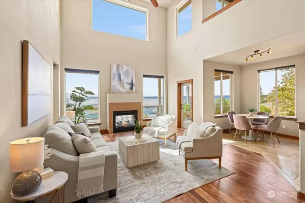 10784 Marine View DR SW, Seattle, WA 98146