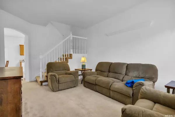 8762 S BROWNS PARK DR, West Jordan, UT 84081