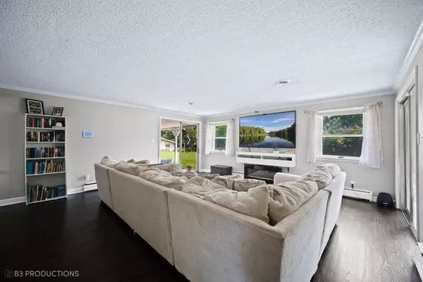 2424 Hacker Drive, Joliet, IL 60435