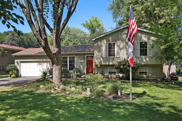 2616 Henzada AVE, Mchenry, IL 60050