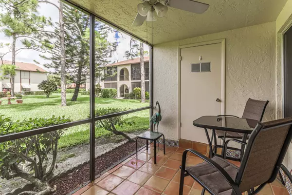 317 Knotty Pine CIR A-1, Greenacres, FL 33463