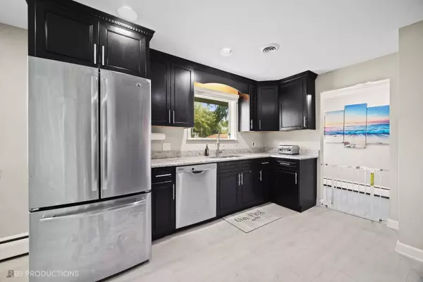 2424 Hacker Drive, Joliet, IL 60435