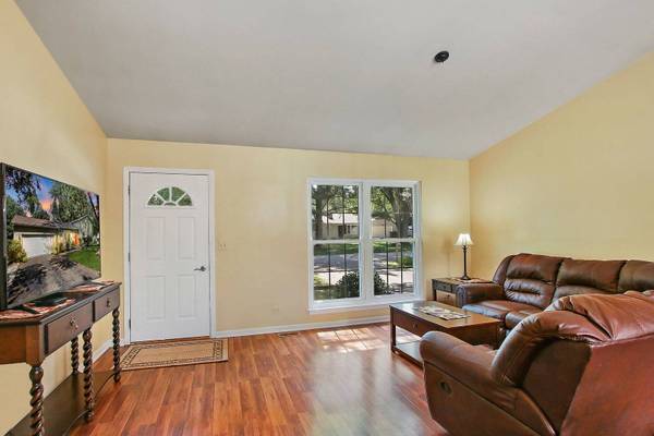 2616 Henzada AVE, Mchenry, IL 60050