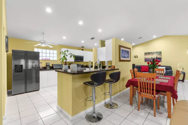 9854 Harbour Lake CIR, Boynton Beach, FL 33437