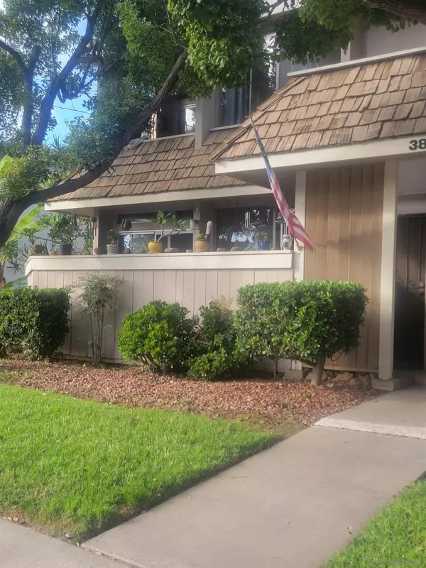 3866 Basilone St #1, San Diego, CA 92110