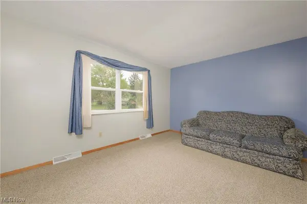 9063 Wil Verne DR, Windham, OH 44288