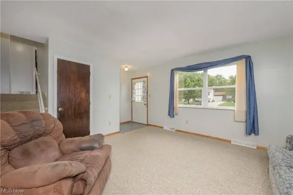 9063 Wil Verne DR, Windham, OH 44288