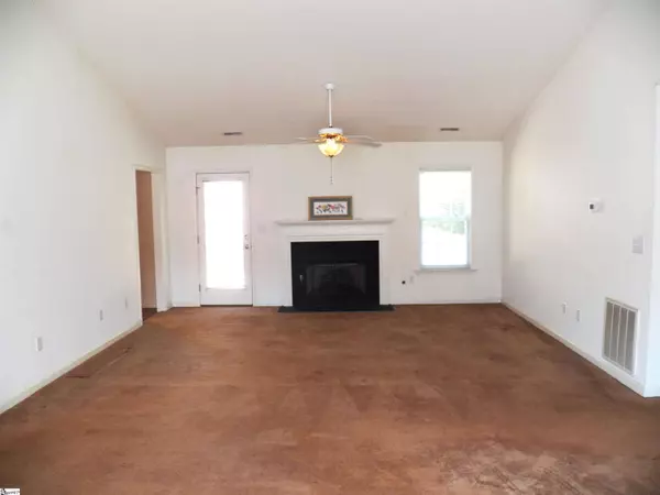 7 Stonington Way, Taylors, SC 29687