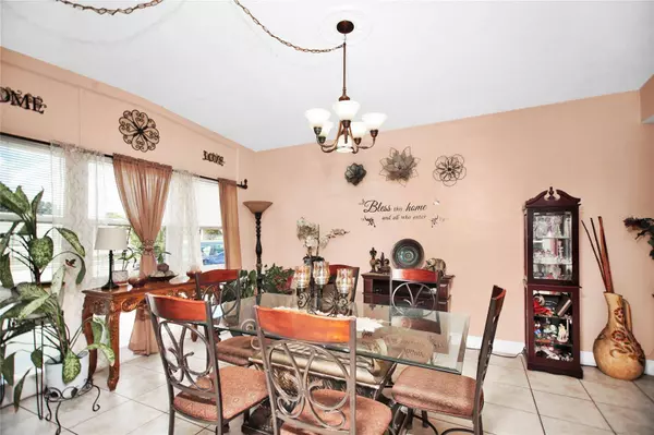 155 ARECA DR, Orlando, FL 32807